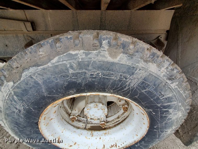 image for item FY9243 1987 International 1954  flatbed truck