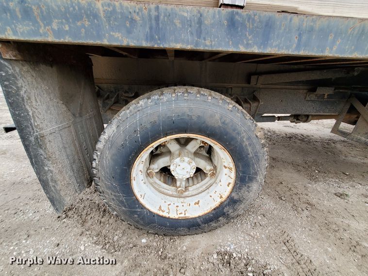 image for item FY9243 1987 International 1954  flatbed truck