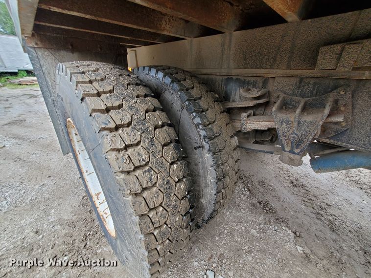 image for item FY9243 1987 International 1954  flatbed truck