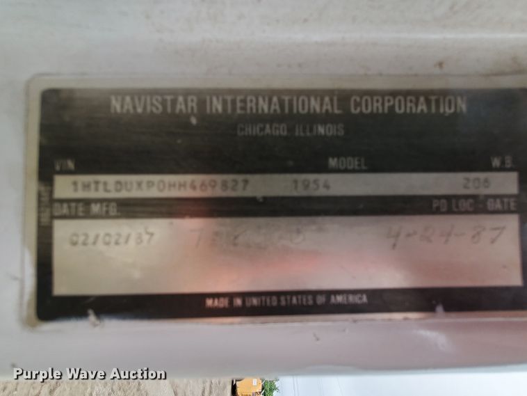 image for item FY9243 1987 International 1954  flatbed truck