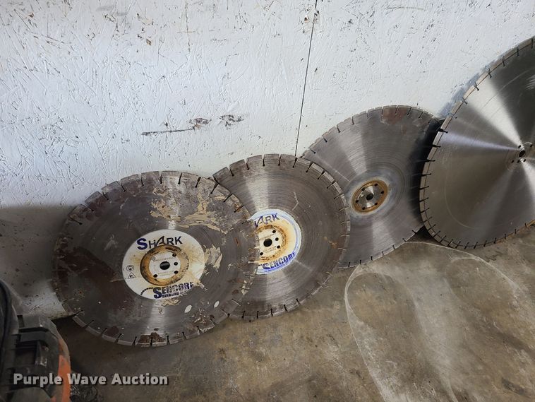 image for item GO9333 (11) concrete saw blades