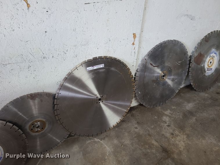 image for item GO9333 (11) concrete saw blades