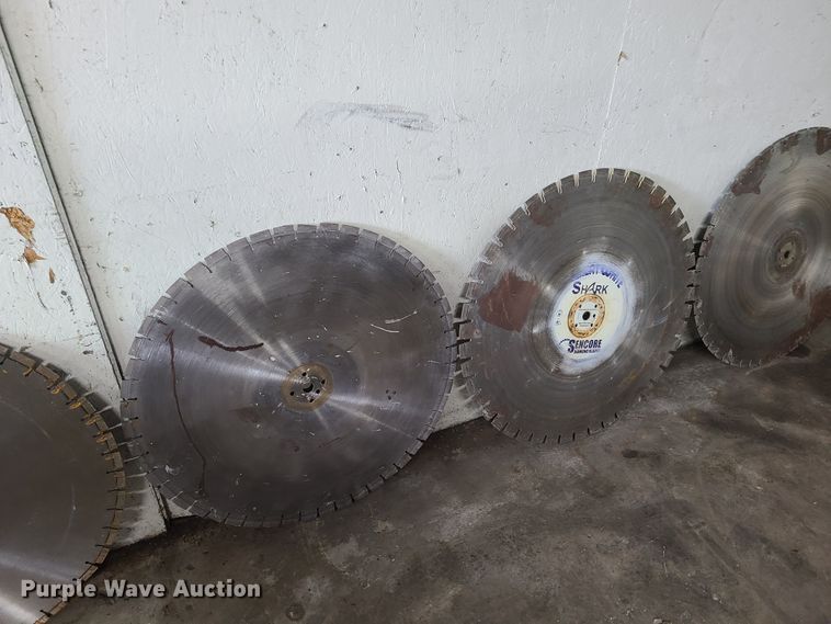 image for item GO9333 (11) concrete saw blades