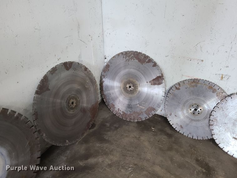 image for item GO9333 (11) concrete saw blades