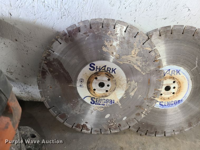 image for item GO9333 (11) concrete saw blades