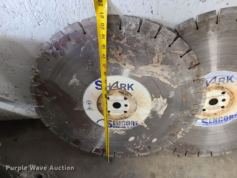 image for item GO9333 (11) concrete saw blades