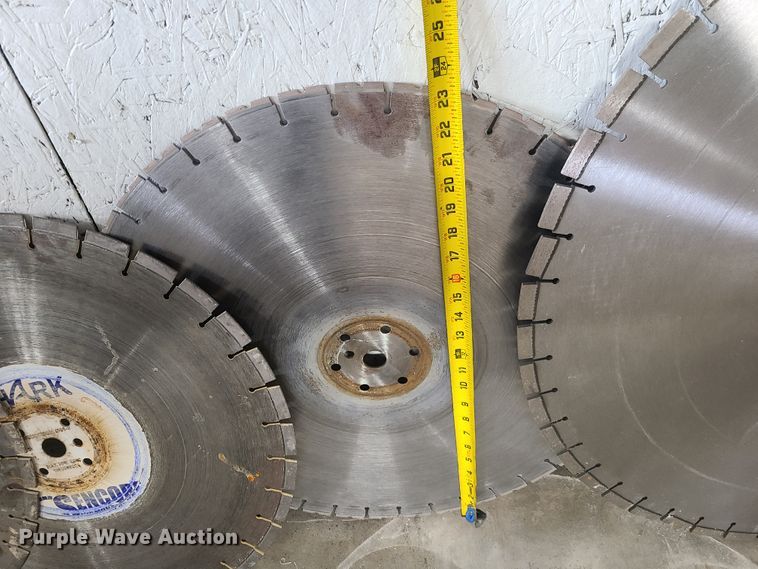 image for item GO9333 (11) concrete saw blades