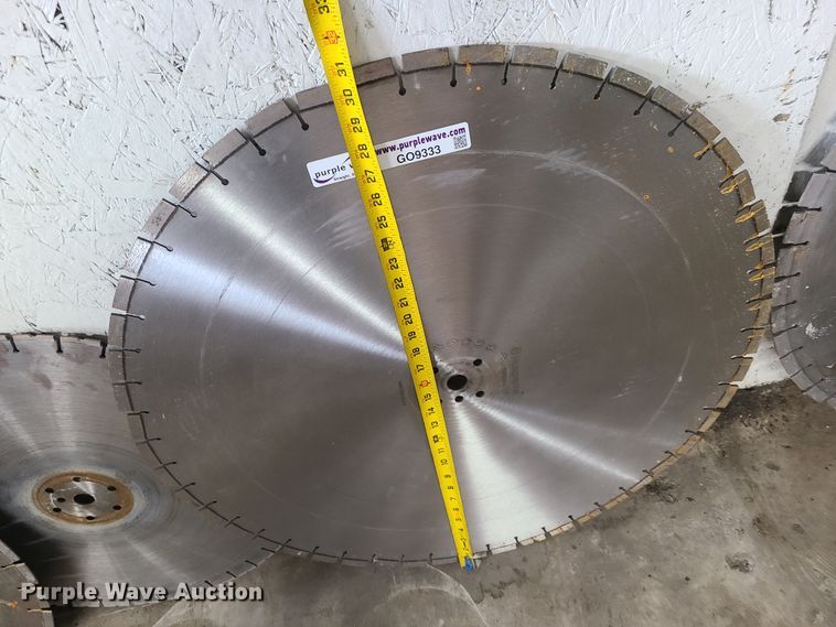 image for item GO9333 (11) concrete saw blades