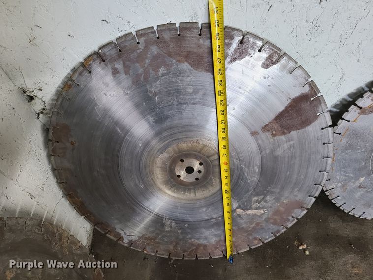 image for item GO9333 (11) concrete saw blades