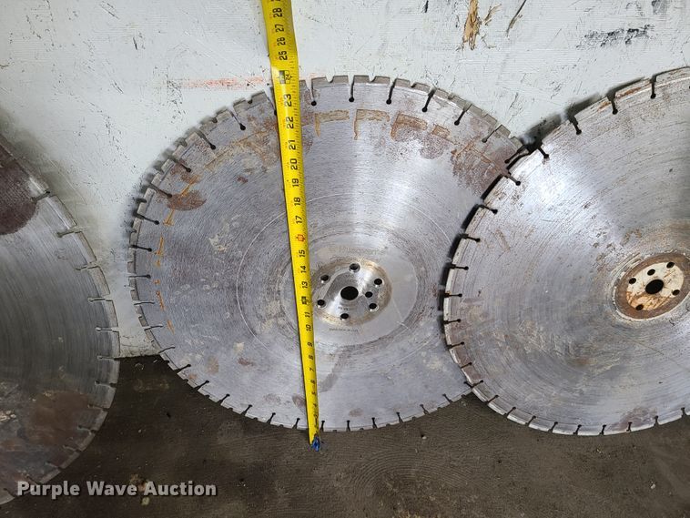 image for item GO9333 (11) concrete saw blades