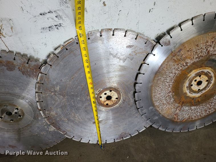 image for item GO9333 (11) concrete saw blades