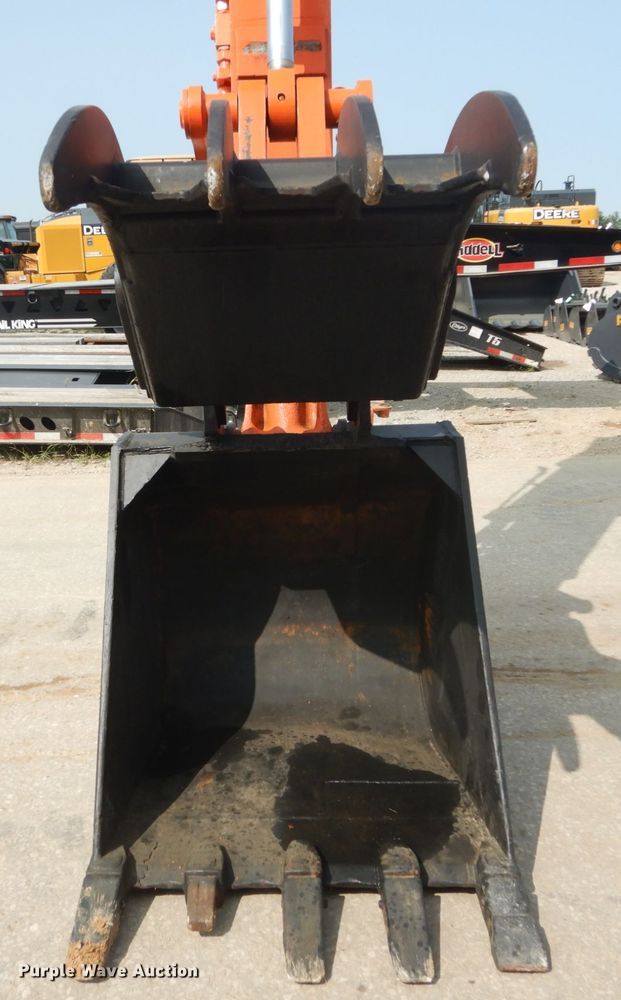 image for item GR9823 2000 Hitachi EX225USRCL  excavator