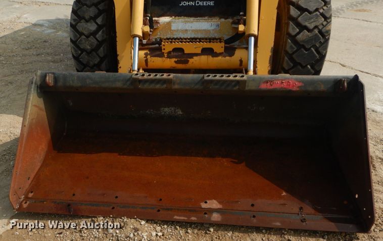 image for item GR9824 2009 John Deere 325  skid steer loader