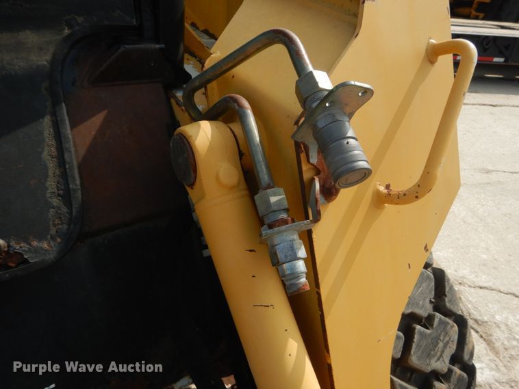 image for item GR9824 2009 John Deere 325  skid steer loader