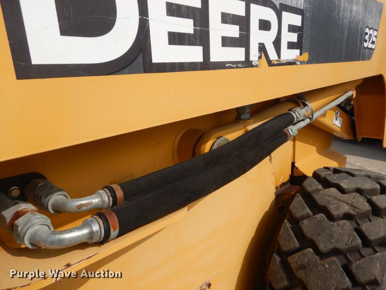 image for item GR9824 2009 John Deere 325  skid steer loader