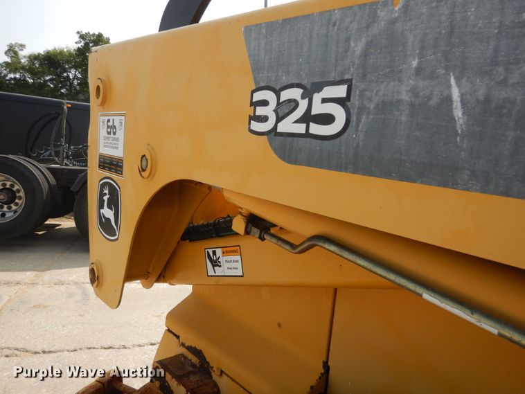 image for item GR9824 2009 John Deere 325  skid steer loader