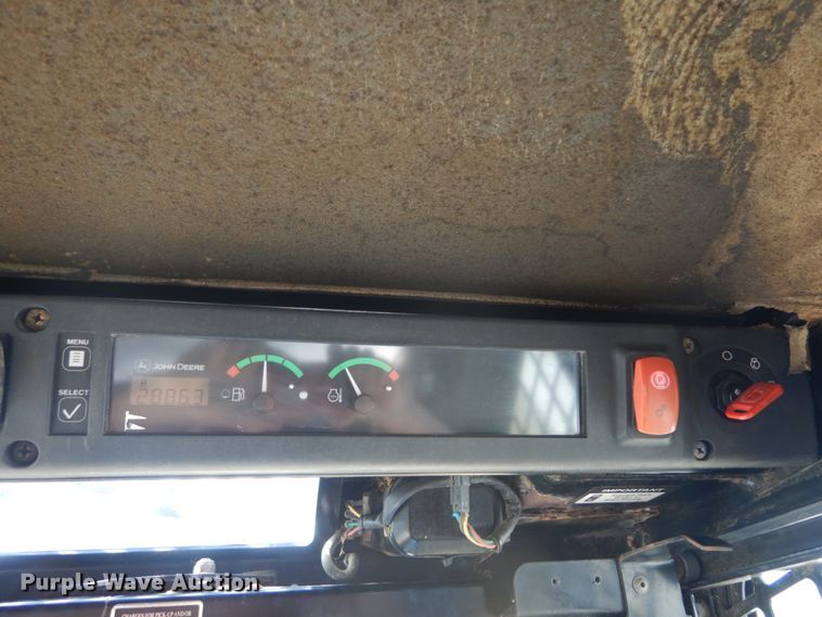 image for item GR9824 2009 John Deere 325  skid steer loader