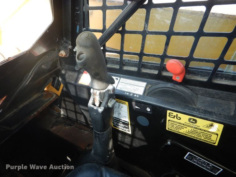 image for item GR9824 2009 John Deere 325  skid steer loader