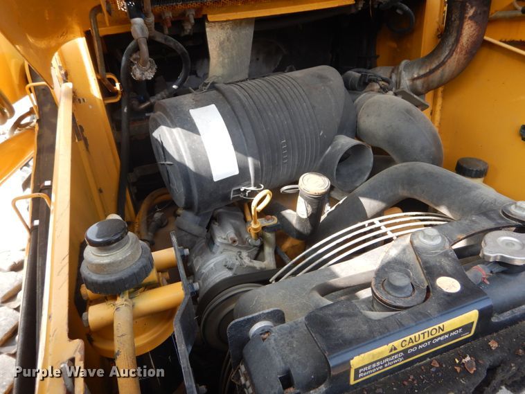 image for item GR9824 2009 John Deere 325  skid steer loader