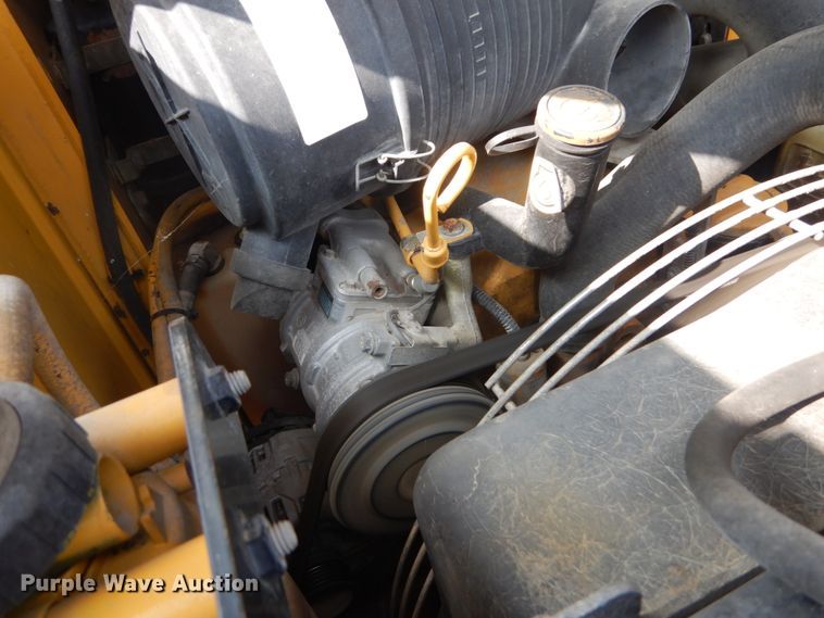 image for item GR9824 2009 John Deere 325  skid steer loader