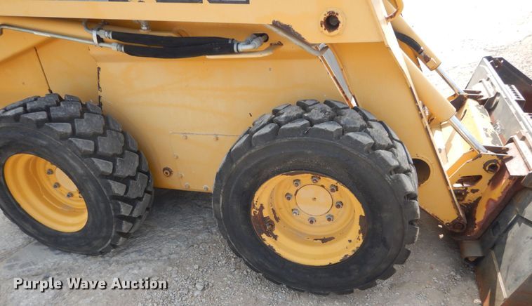 image for item GR9824 2009 John Deere 325  skid steer loader