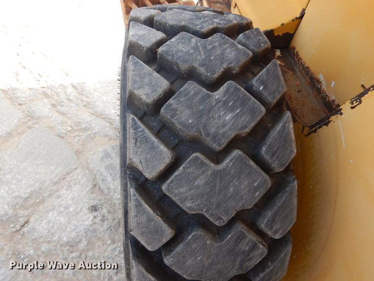 image for item GR9824 2009 John Deere 325  skid steer loader