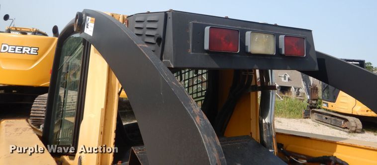 image for item GR9824 2009 John Deere 325  skid steer loader