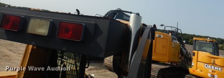 image for item GR9824 2009 John Deere 325  skid steer loader