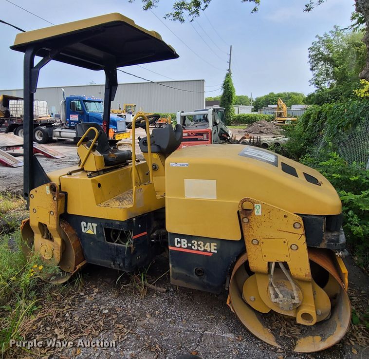 image for item GY9598 Caterpillar CB-334E  vibratory double drum roller