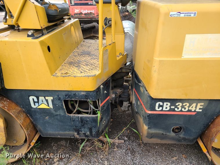 image for item GY9598 Caterpillar CB-334E  vibratory double drum roller