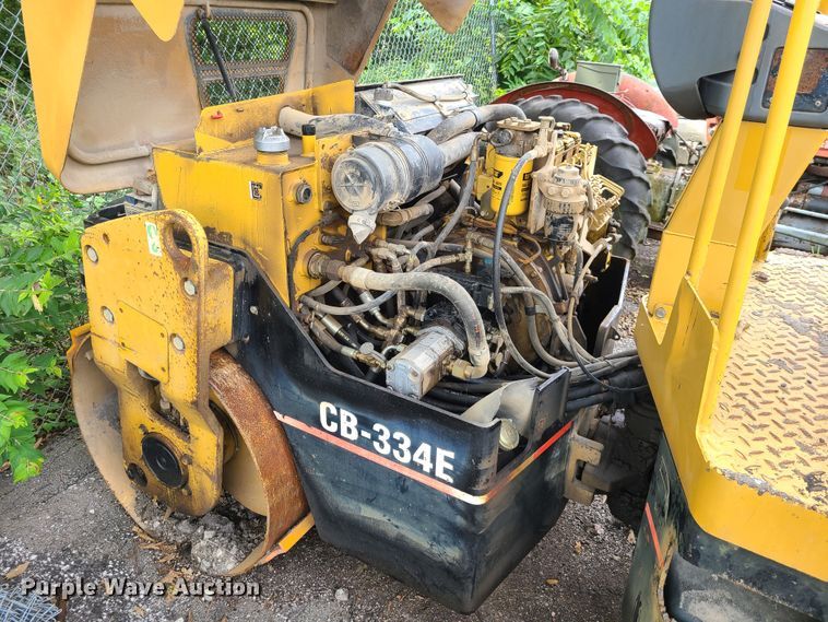 image for item GY9598 Caterpillar CB-334E  vibratory double drum roller