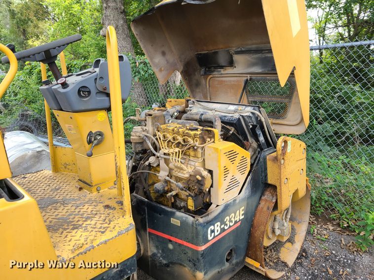 image for item GY9598 Caterpillar CB-334E  vibratory double drum roller