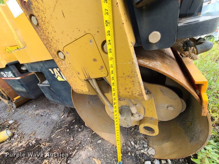 image for item GY9598 Caterpillar CB-334E  vibratory double drum roller