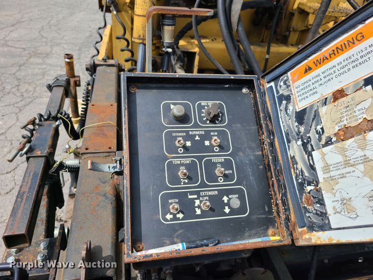 image for item GY9599 Caterpillar AP-650B  paver