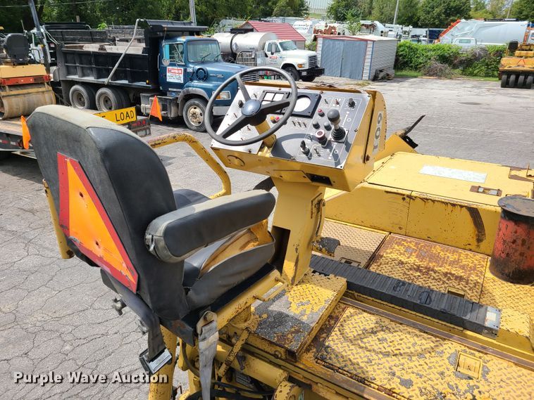 image for item GY9599 Caterpillar AP-650B  paver