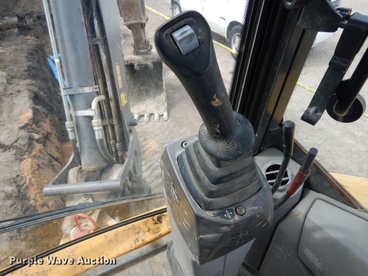 image for item HA9333 2012 Volvo BL70B  backhoe