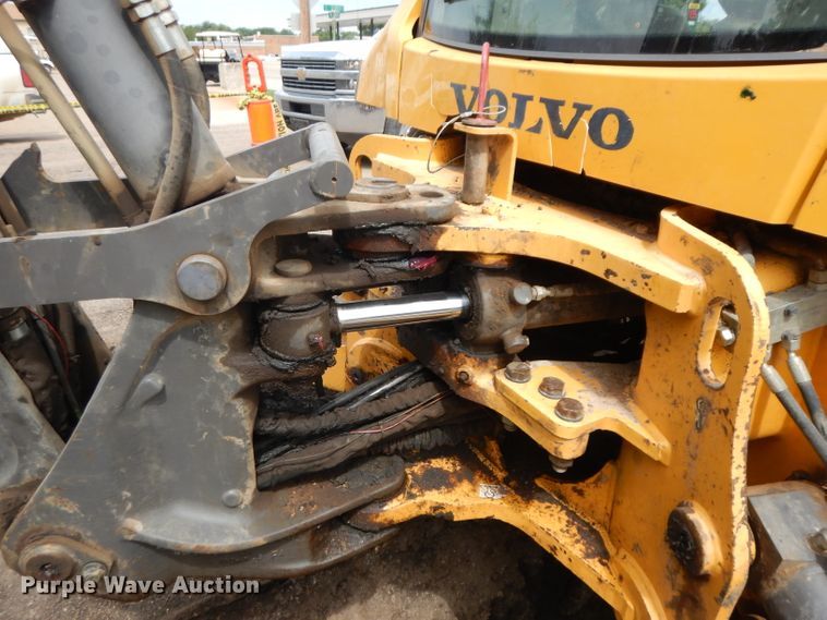 image for item HA9333 2012 Volvo BL70B  backhoe