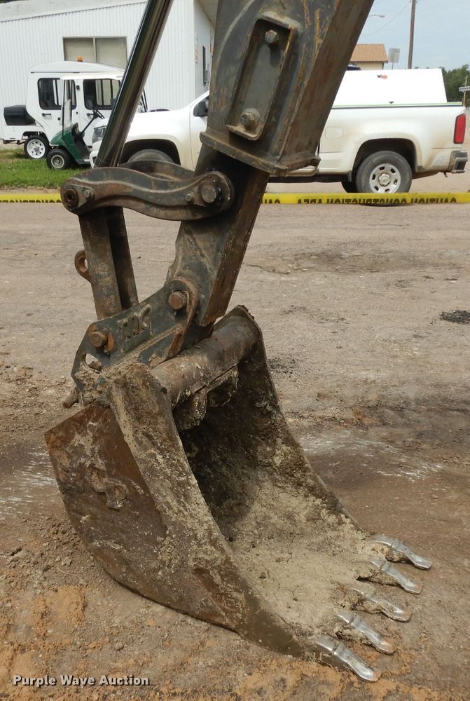 image for item HA9333 2012 Volvo BL70B  backhoe