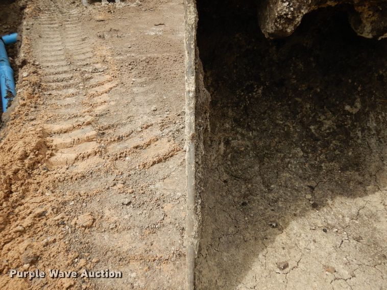 image for item HA9333 2012 Volvo BL70B  backhoe