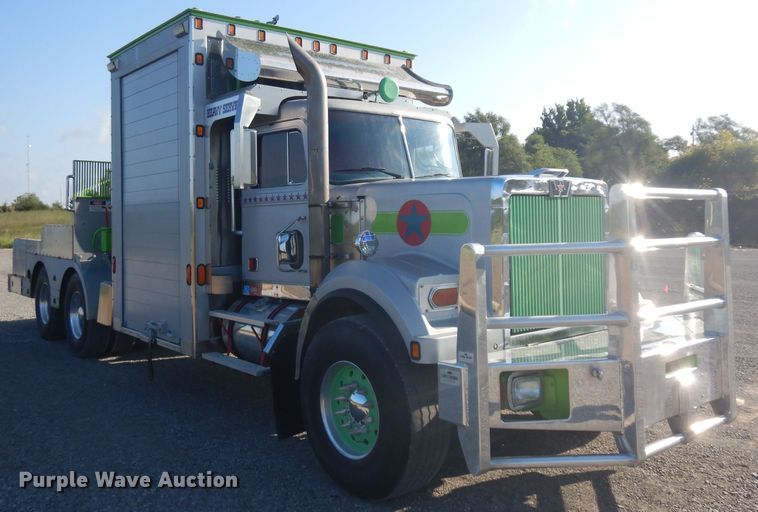 image for item HA9492 1979 Western Star  service truck with crane