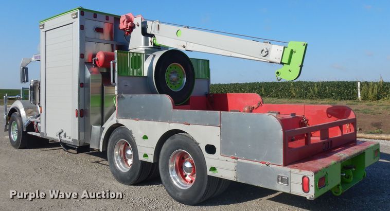 image for item HA9492 1979 Western Star  service truck with crane