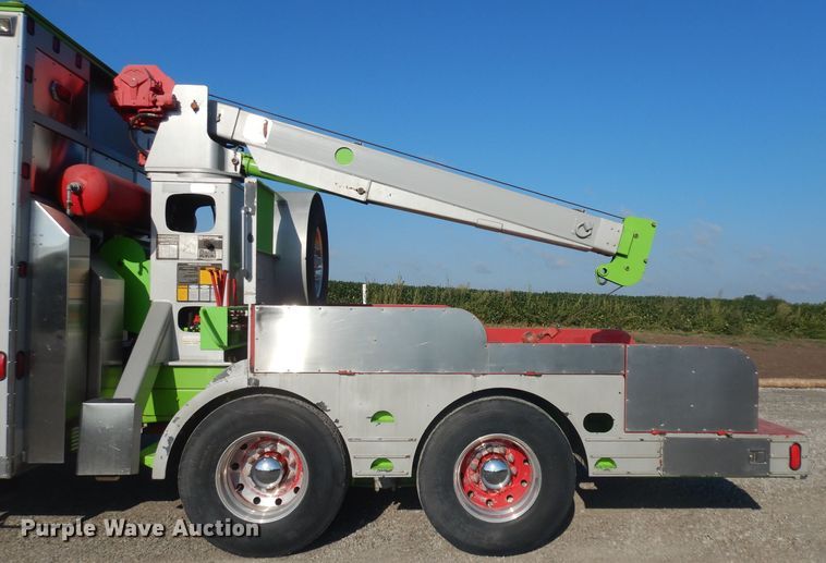 image for item HA9492 1979 Western Star  service truck with crane