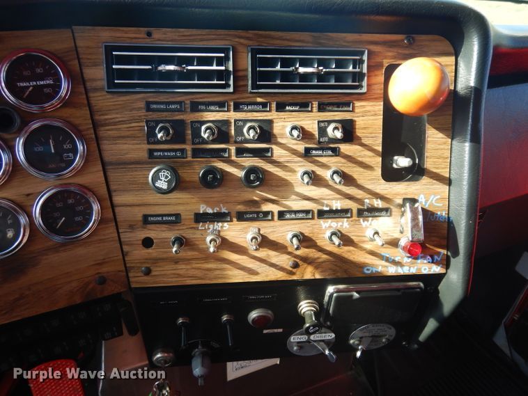 image for item HA9492 1979 Western Star  service truck with crane