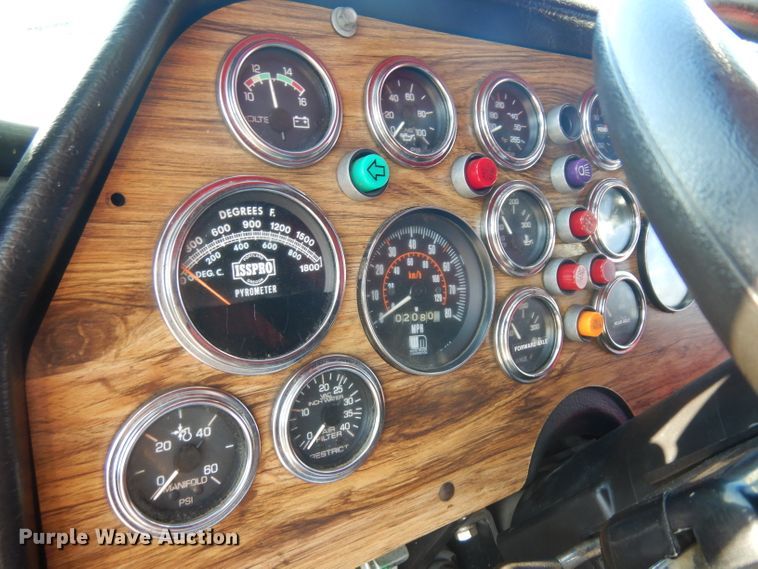 image for item HA9492 1979 Western Star  service truck with crane