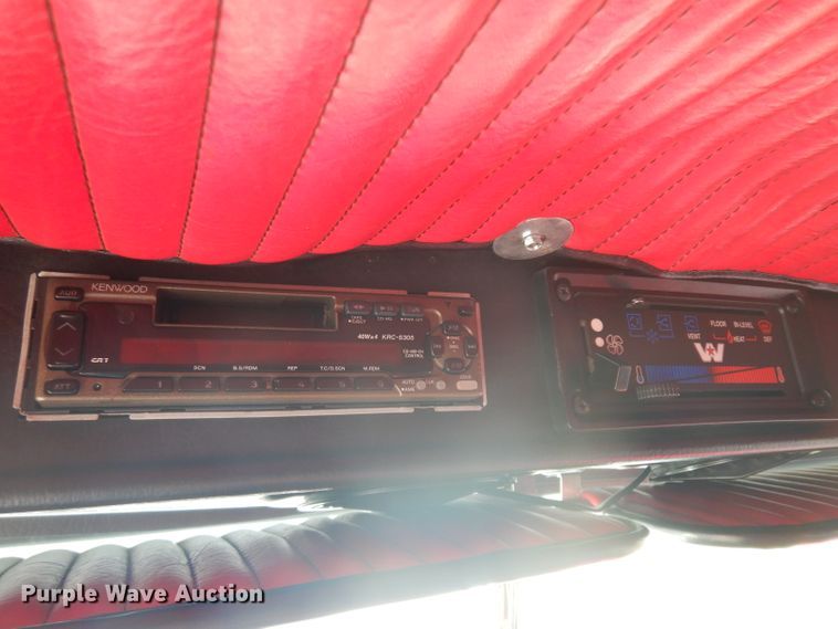 image for item HA9492 1979 Western Star  service truck with crane