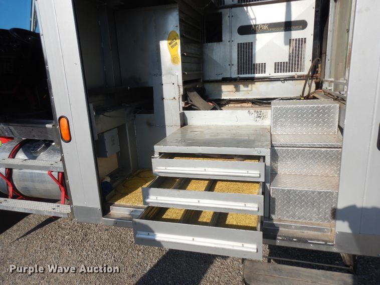 image for item HA9492 1979 Western Star  service truck with crane