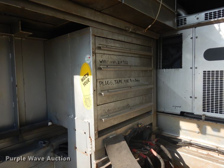 image for item HA9492 1979 Western Star  service truck with crane