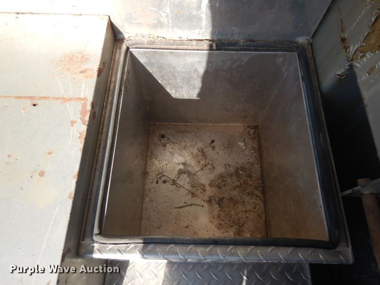 image for item HA9492 1979 Western Star  service truck with crane