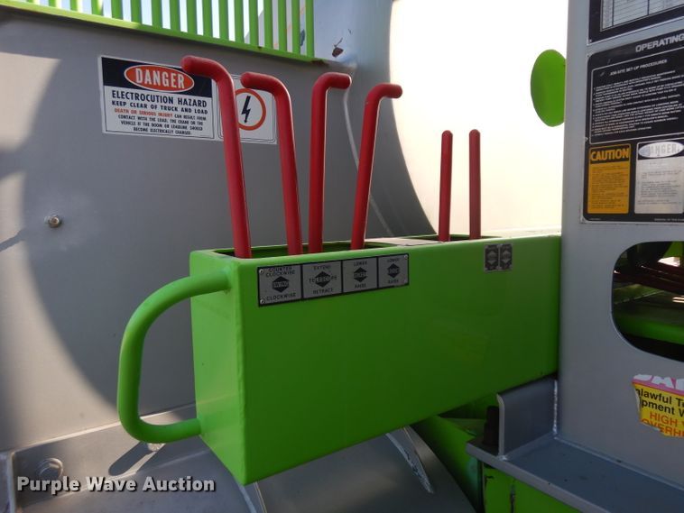 image for item HA9492 1979 Western Star  service truck with crane