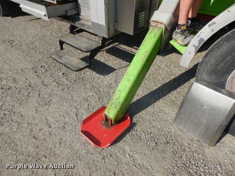 image for item HA9492 1979 Western Star  service truck with crane